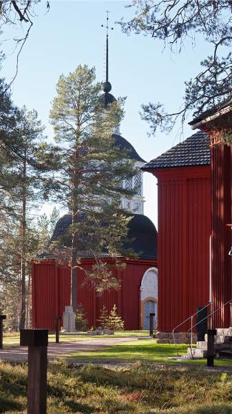 2019-10/riekinkangas-church-and-cemetary-pudasjaervi-005