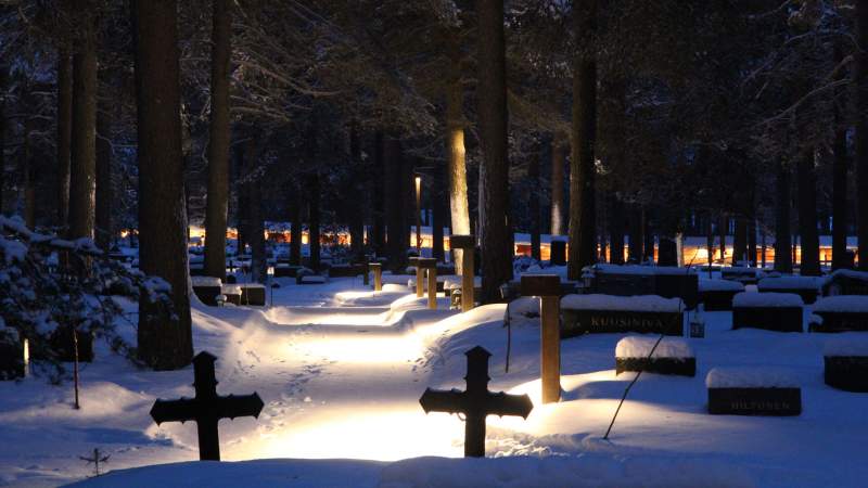 2019-10/riekinkangas-church-and-cemetary-pudasjaervi-02