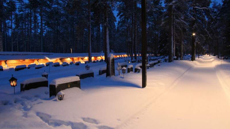 2019-10/riekinkangas-church-and-cemetary-pudasjaervi-03